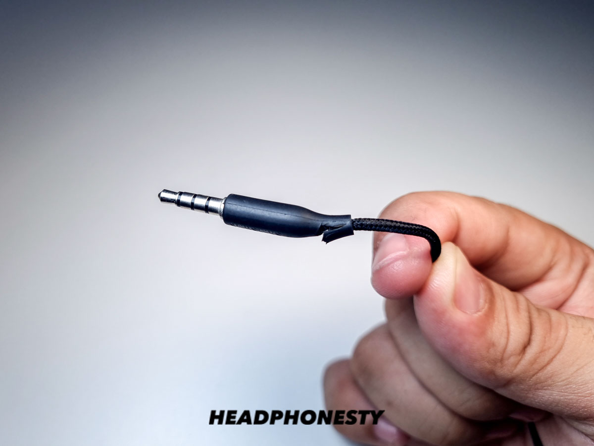 Inspect the headset and microphone for any visible damage
Look for frayed cables, bent connectors, or other signs of wear