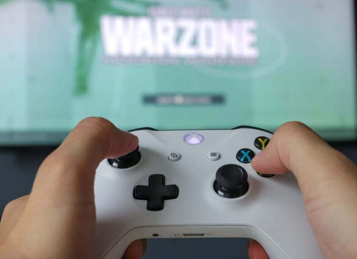 Press and hold the sync button on the console until the light on the console starts flashing.
Press and hold the sync button on the controller until the Xbox button starts flashing.